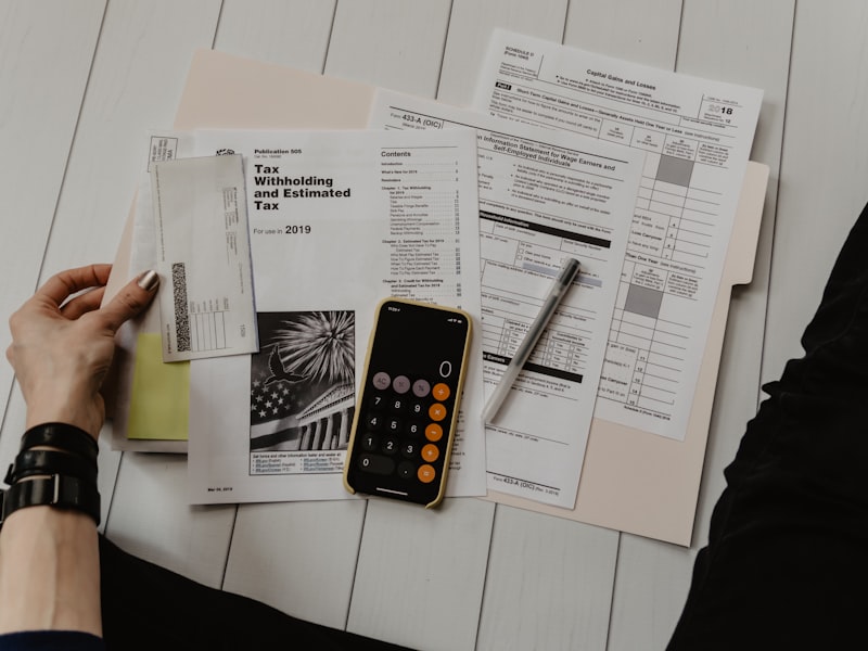 Documente financiare și calculator